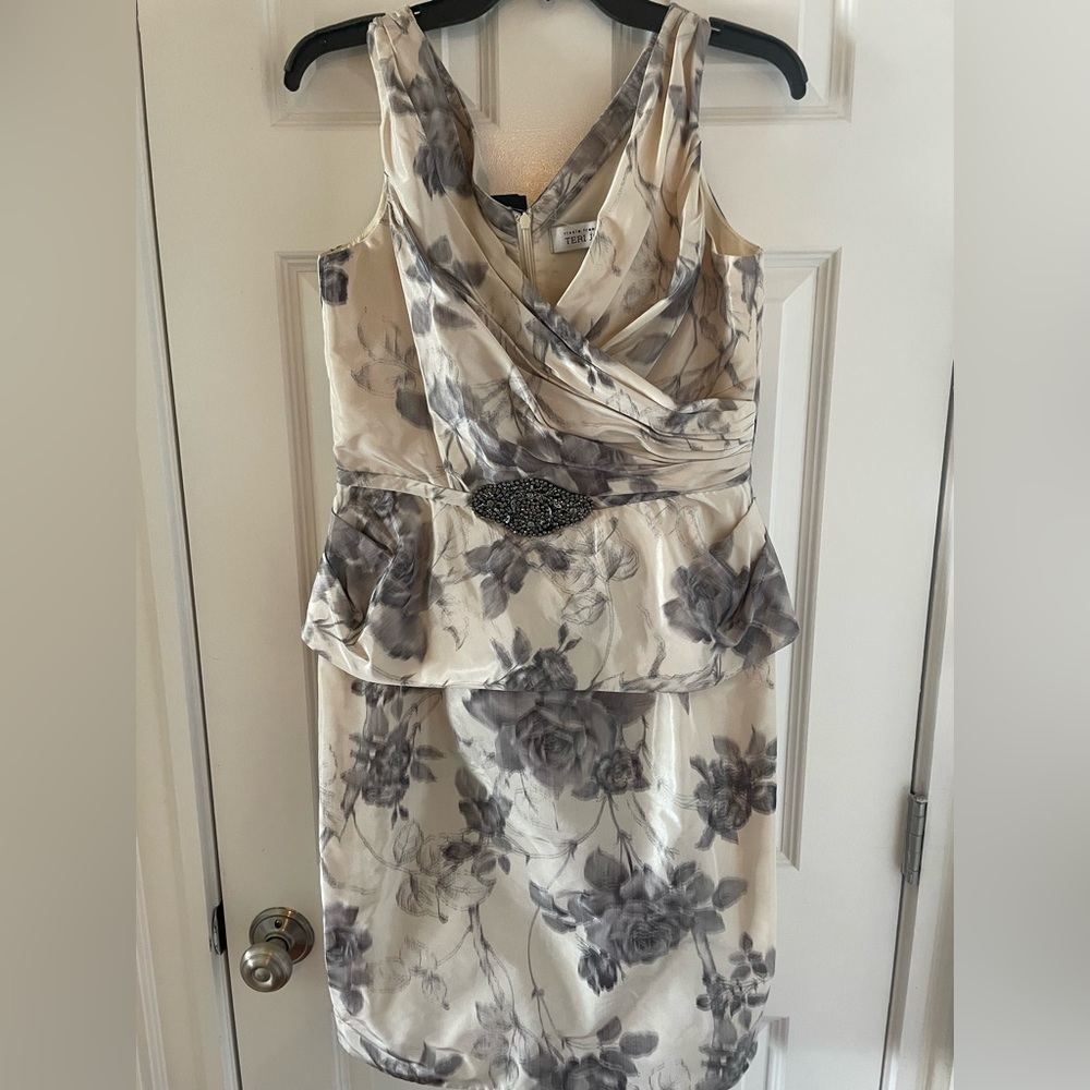 RICKIE FREEMAN. TERRI JON taffeta  dress